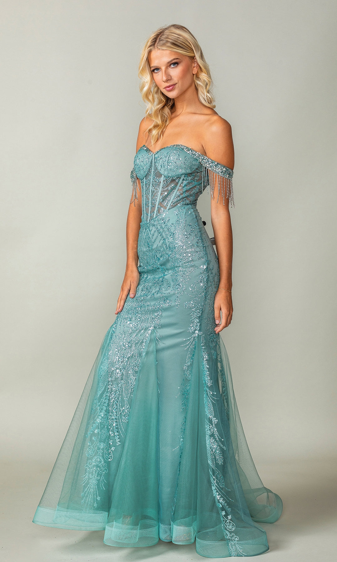 Dancing Queen — Ivory lace sweetheart formal gown